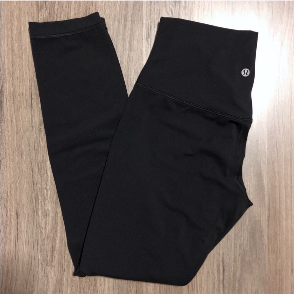 Lululemon Aligns! 7/8 size 6